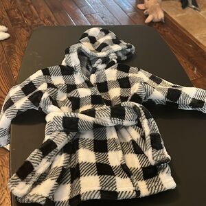 HB ROBE 0-9 m black white color